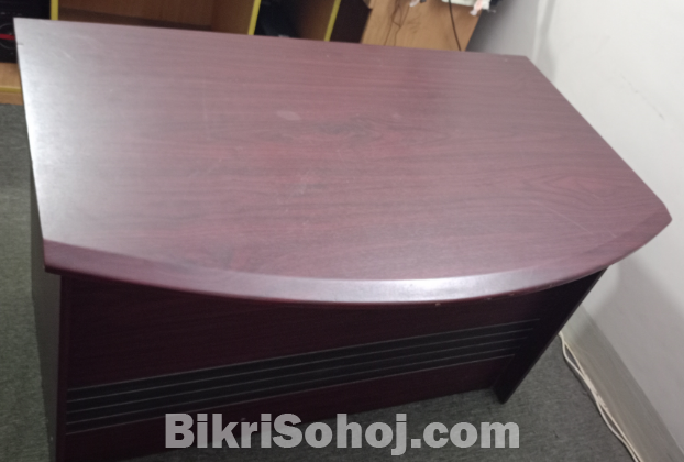 অফিস টেবিল বিক্রি করা হবে (Good Condition)